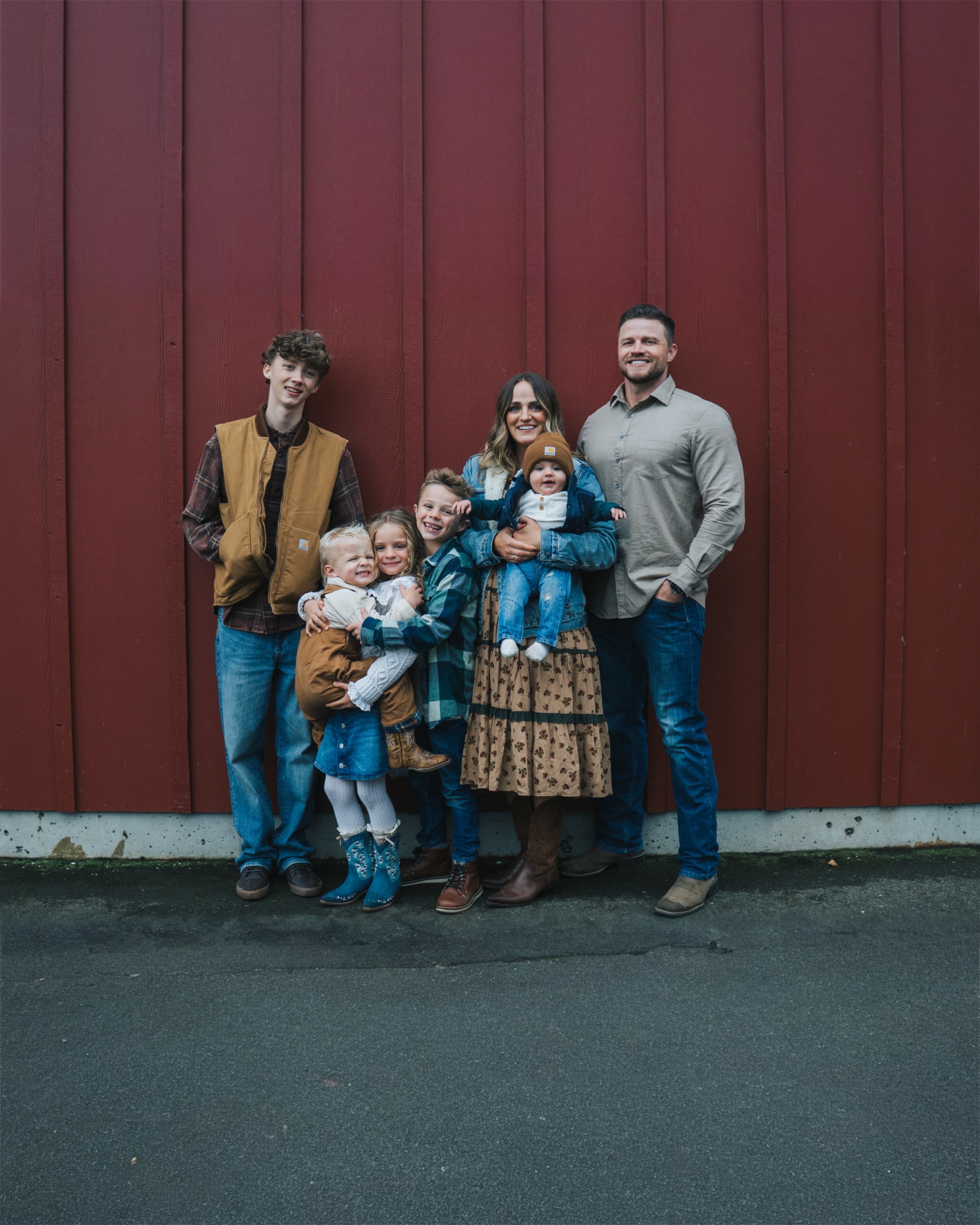 Dan Workman, his wife Sensi, and their five kids